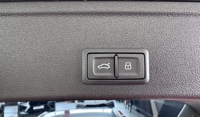 Audi S4 Avant 3.0 TFSI HeadUp Virtual B&O KeylesGo 19 Zoll voll