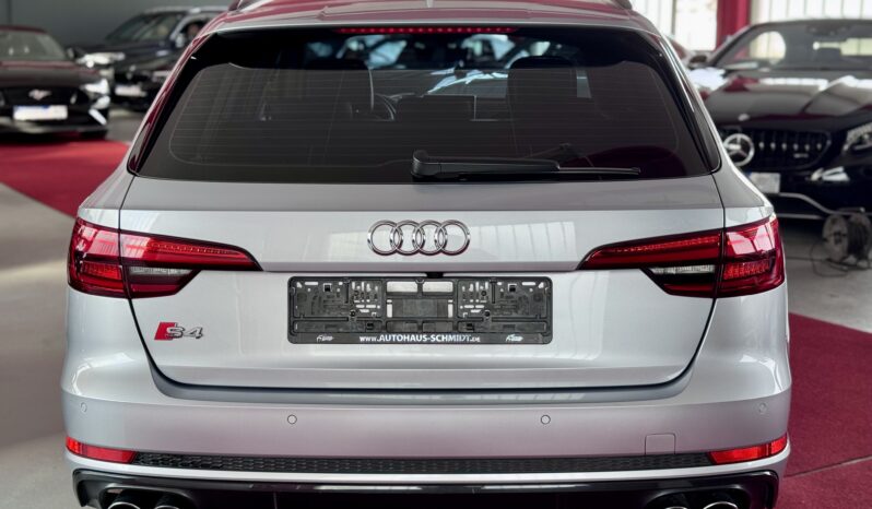 Audi S4 Avant 3.0 TFSI HeadUp Virtual B&O KeylesGo 19 Zoll voll
