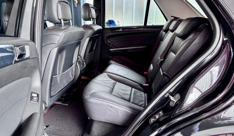 Mercedes-Benz ML 350 CDI 4 Matic Sportpaket Glasdach Airmatic 19 Zoll voll