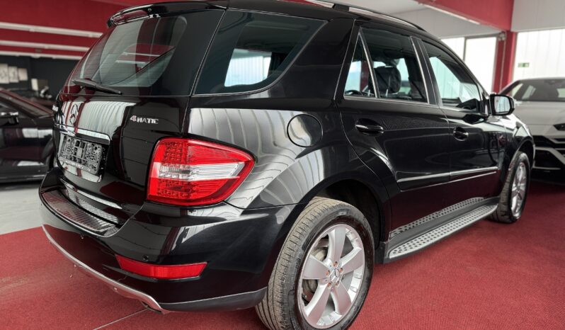 Mercedes-Benz ML 350 CDI 4Matic SportPaket BiXenon AHK 3,5T voll