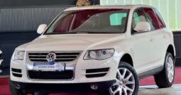 Volkswagen Touareg V6 TDI 4 Motion Leder Navi BiXenon 19 Zoll