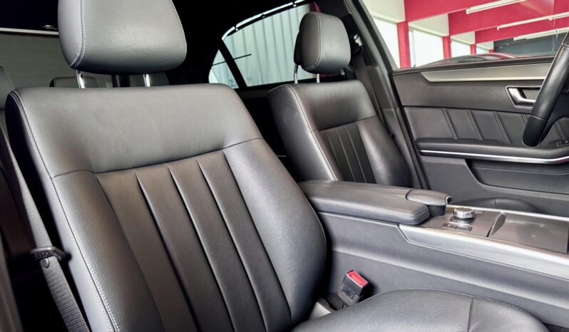 Mercedes-Benz E 500 Limousine AMG Line 4Matic Distronic 360° Airmatic voll