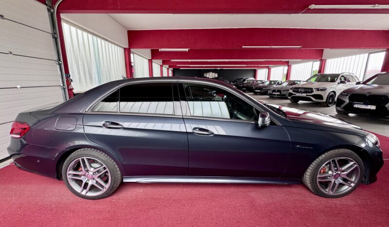 Mercedes-Benz E 500 Limousine AMG Line 4Matic Distronic 360° Airmatic voll
