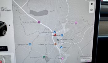 Tesla Model Y Long Range Dual AWD Schwarz Steuer voll