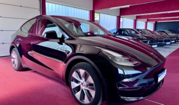 Tesla Model Y Long Range Dual AWD Schwarz Steuer voll