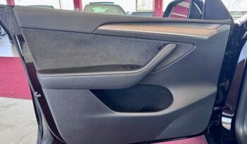 Tesla Model Y Long Range Dual AWD Schwarz Steuer voll