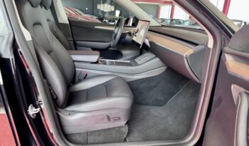 Tesla Model Y Long Range Dual AWD Schwarz Steuer voll