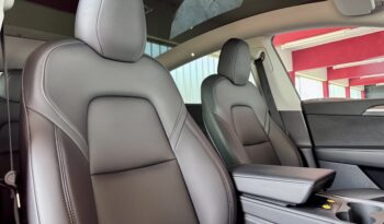 Tesla Model Y Long Range Dual AWD Schwarz Steuer voll