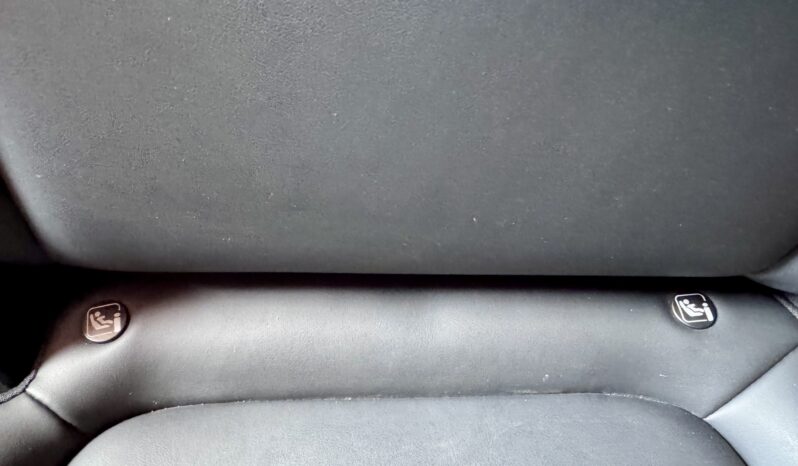 Tesla Model Y Long Range Dual AWD Schwarz Steuer voll