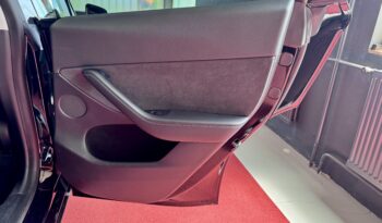 Tesla Model Y Long Range Dual AWD Schwarz Steuer voll
