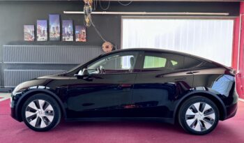 Tesla Model Y Long Range Dual AWD Schwarz Steuer voll