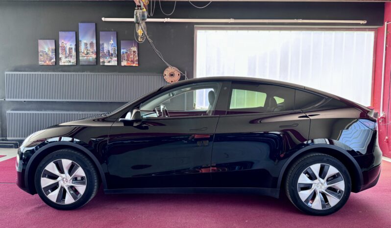 Tesla Model Y Long Range Dual AWD Schwarz Steuer voll