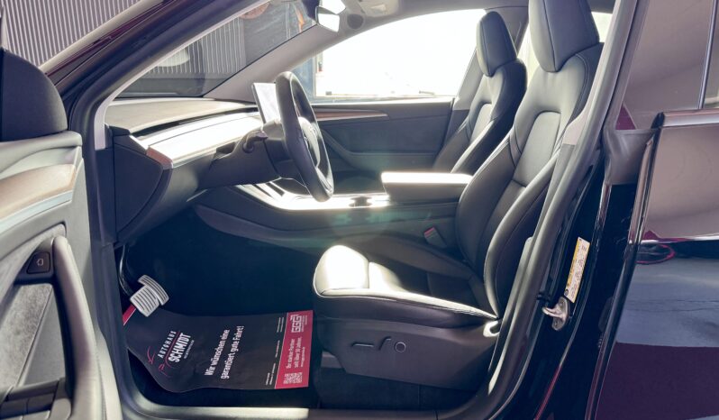 TESLA Model Y Performance Dual AWD All Black Steuer 21 Zoll voll