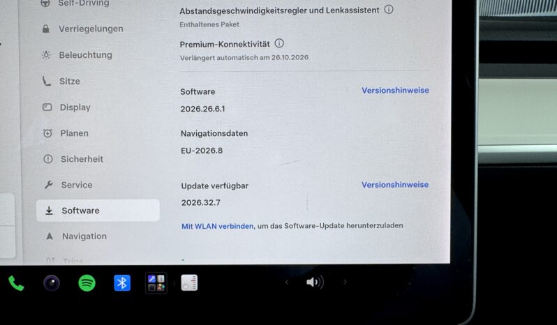 TESLA Model Y Long Range Dual AWD AHK 20 Zoll Steuer voll