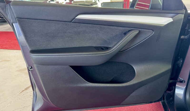 TESLA Model Y Long Range Dual AWD AHK 20 Zoll Steuer voll