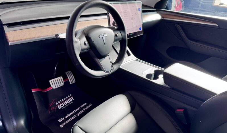 TESLA Model Y Performance Dual AWD All Black Steuer 21 Zoll voll