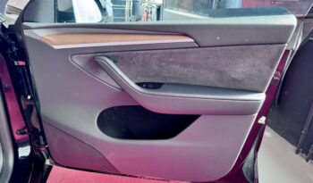 TESLA Model Y Performance Dual AWD All Black Steuer 21 Zoll voll