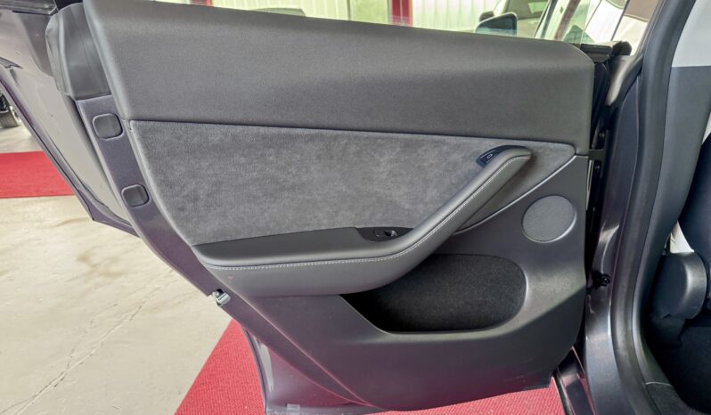 TESLA Model Y Long Range Dual AWD AHK 20 Zoll Steuer voll