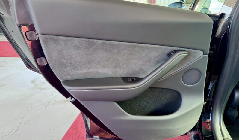 TESLA Model Y Performance Dual AWD All Black Steuer 21 Zoll voll
