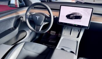 TESLA Model Y Performance Dual AWD All Black Steuer 21 Zoll voll