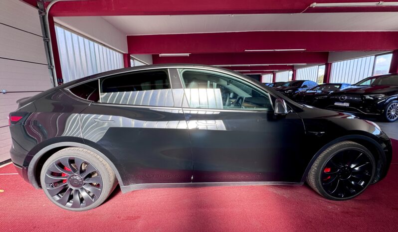 TESLA Model Y Performance Dual AWD All Black Steuer 21 Zoll voll